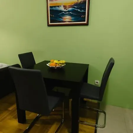 Charming And Cozy Near Center * Novi Sad