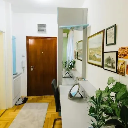 Apartment Charming And Cozy Near Center